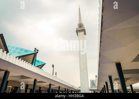 Blick auf Masjid Negara, nationale Moschee in Kuala Lumpur, Malaysia Stockfoto
