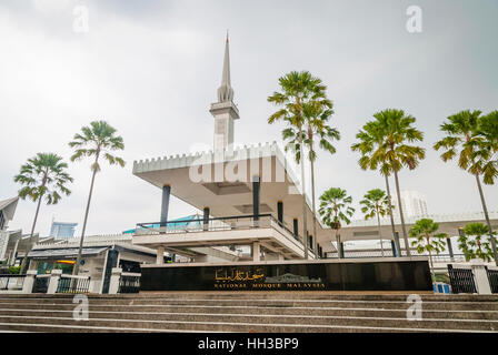 Blick auf Masjid Negara, nationale Moschee in Kuala Lumpur, Malaysia Stockfoto