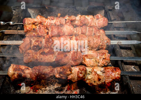 Vorbereitung auf mangal Schaschlik Stockfoto