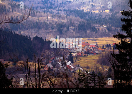 Dorf von Lokve in Gorski Kotar Bergregion von Kroatien Stockfoto