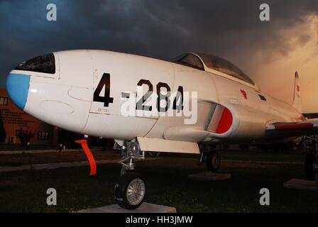 Ankara, Türkei - 17. November 2010: T-33 Shootingstar Jet Trainingsflugzeug an der Luft-Museum in Ankara. Stockfoto