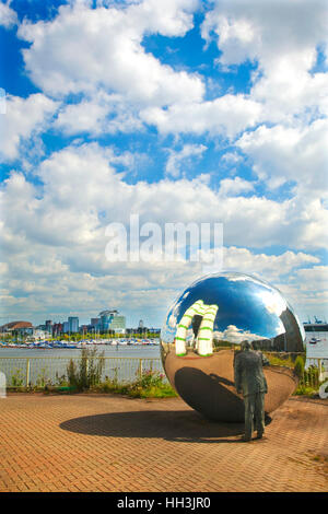 Eine Private Ansicht Skulptur von Kevin Atherton, Bucht von Cardiff, Wales, UK Stockfoto