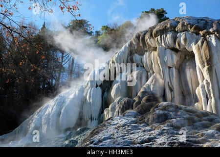 Einige Details der thermischen Frühlinge "Bagni San Filippo", in der Nähe von Amiata Berg in Toskana, Italien Stockfoto