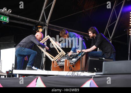 LAU in Konzert im Folk von der Eiche, Hatfield House 2016. Kris Drever, Martin Green, Aidan O' Rourke Stockfoto