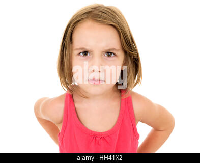 Kleine Mädchen ist wütend, wütend und Blick in die Kamera. Emotion Gesicht. Stockfoto