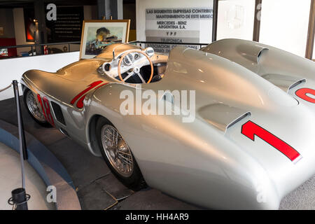 Im Fangio Museum gewidmet, das Leben und die Errungenschaften der legendären fünf Zeit anzeigen f-1-Weltmeister auf seinem Mercedes-Benz Stockfoto