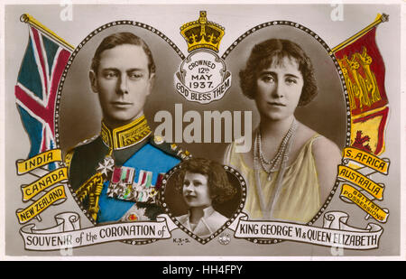 König George VI (1895 – 1952), Elizabeth, Queen Consort von Großbritannien und Herrschaften (1900-2002) (später Königin Elizabeth, die Königinmutter) und Prinzessin Elizabeth (1926-) (später Königin Elizabeth II) - Krönung Souvenir Postkarte. Stockfoto