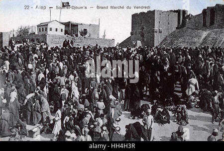 Menschenmassen auf dem Friday Market, Aleppo, Syrien. Stockfoto