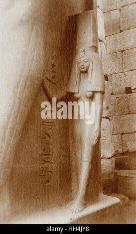 Statue der Königin Nefertari im Tempel von Luxor, Ägypten Stockfoto