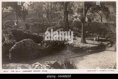 Großer Zimbabwe antiken Ruinen, Süd-Rhodesien (Zimbabwe), einer zerstörten Stadt im Südosten von Simbabwe, in der Nähe von Lake Mutirikwe und der Stadt Masvingo. Archäologische Ausgrabungen wurden von David Randall-MacIver für die British Association zwischen durchgeführt. Stockfoto