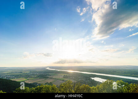 St. Andrä-Wördern: Blick vom Aussichtsturm Tempelbergwarte in Altenberg zum Wienerwald und Tullnerfeld, Donau, Wienerwald, Wienerwald, Niederöster Stockfoto