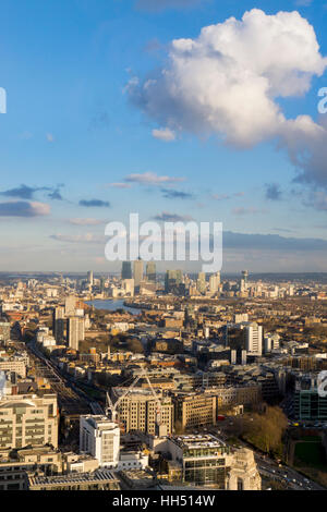 Europa, Großbritannien, England, London, aerial Skyline von Canary Wharf Stockfoto