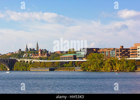 Georgetown Waterfront Vorort in Washington DC mit Blick auf historische Gebäude der Universität. Stockfoto