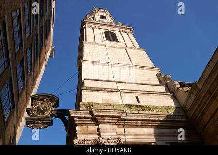 Turm und Uhr von St. Magnus Märtyrer Kirche, unteren Themse St, London, UK. Stockfoto