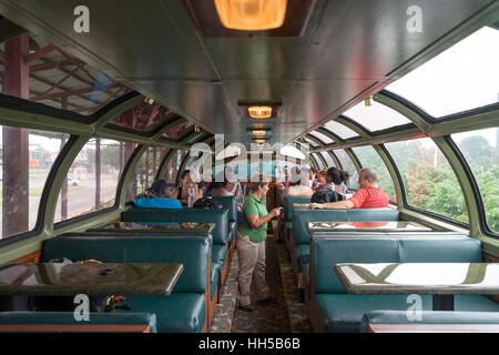 Juni 28, 2016 Colon, Panama: Touristen auf der Panama-Bahn trainieren die Reise zwischen Colón und Panama-Stadt Stockfoto