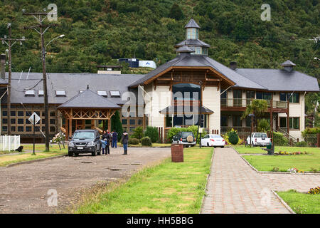 PUERTO CHACABUCO, CHILE - 16. Februar 2016: Die Fassade des Hotel Loberias del Sur in Puerto Chacabuco Stockfoto