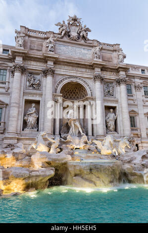 Der Trevi-Brunnen in Rom Italien Stockfoto