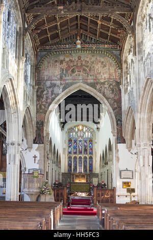 Inneren Kirchenschiff zeigt Doom Malerei, St. Thomas von Canterbury Pfarrkirche, Salisbury, Wiltshire, England, Vereinigtes Königreich Stockfoto