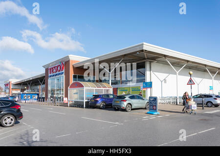 Tesco Superstore, Bahnhofstraße, Tidworth, Wiltshire, England, Vereinigtes Königreich Stockfoto