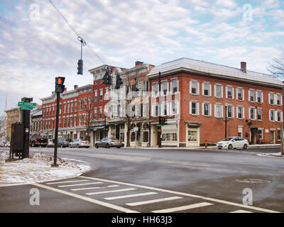 Cazenovia, New York, USA. 14. Januar 2017. Aussicht auf die Innenstadt Cazenovia, New York, am frühen Morgen von der öffentlichen Straße erschossen Stockfoto