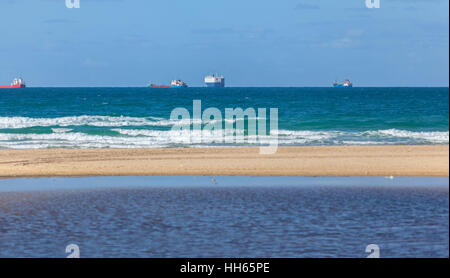 Landschaft Mittelmeer, die Schiffe am Horizont Stockfoto