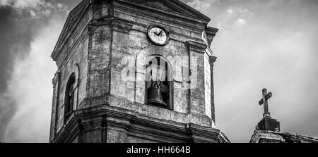 Glockenturm der Pfarrkirche San Augustin von Intramuros, Manila, Philippinen Stockfoto