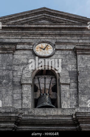 Glockenturm der Pfarrkirche San Augustin von Intramuros, Manila, Philippinen Stockfoto