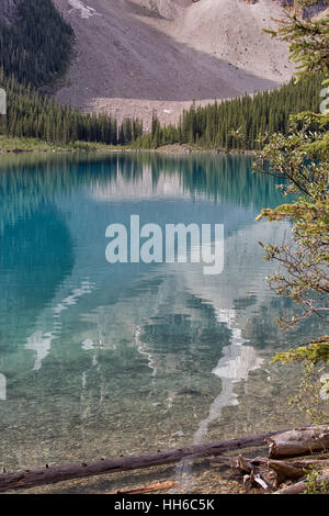 Moraine Lake in der Nähe von Jasper Nationalpark, Alberta, Kanada Stockfoto
