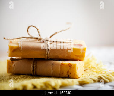 Hausgemachtes Fudge mit getrockneten Früchten Stockfoto