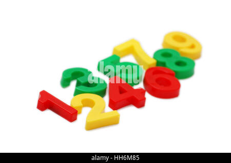 Verschiedenen Ziffern auf dem weißen Hintergrund isoliert Stockfoto