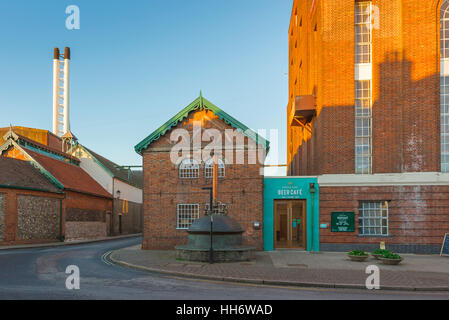 Greene King Brauerei, Blick auf den Eingang zu den Greene King Brewery Gebäuden in der Westgate Street, Bury St Edmunds, Suffolk, Großbritannien Stockfoto