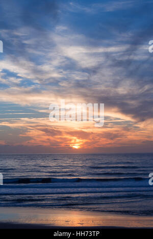 Atlantik Sonnenuntergang, Lacanau, Frankreich Stockfoto