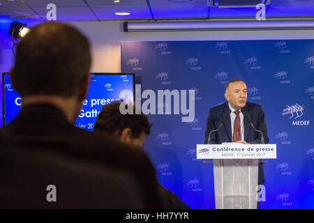 Pierre Gattaz - 17.01.2017 - Frankreich / Ile-de-France (Region) / Paris - Pierre Gattaz, Präsident von Medef (französische Vereinigung der Arbeitgeber), in einer Pressekonferenz nach seiner Rückkehr aus Afrika - Frankreich Wirtschaftsforum.   -Julien Mattia / Le Pictorium Stockfoto