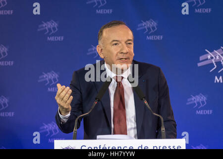 Pierre Gattaz - 17.01.2017 - Frankreich / Ile-de-France (Region) / Paris - Pierre Gattaz, Präsident von Medef (französische Vereinigung der Arbeitgeber), in einer Pressekonferenz nach seiner Rückkehr aus Afrika - Frankreich Wirtschaftsforum.   -Julien Mattia / Le Pictorium Stockfoto