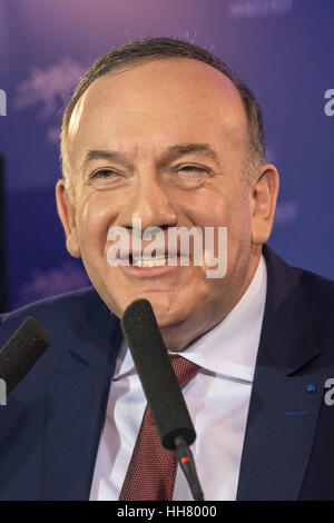 Pierre Gattaz - 17.01.2017 - Frankreich / Ile-de-France (Region) / Paris - Pierre Gattaz, Präsident von Medef (französische Vereinigung der Arbeitgeber), in einer Pressekonferenz nach seiner Rückkehr aus Afrika - Frankreich Wirtschaftsforum.   -Julien Mattia / Le Pictorium Stockfoto