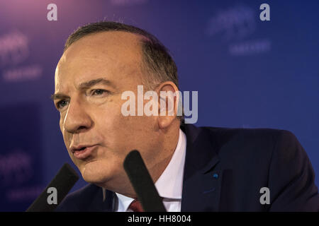 Pierre Gattaz - 17.01.2017 - Frankreich / Ile-de-France (Region) / Paris - Pierre Gattaz, Präsident von Medef (französische Vereinigung der Arbeitgeber), in einer Pressekonferenz nach seiner Rückkehr aus Afrika - Frankreich Wirtschaftsforum.   -Julien Mattia / Le Pictorium Stockfoto