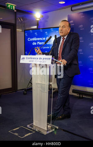 Pierre Gattaz - 17.01.2017 - Frankreich / Ile-de-France (Region) / Paris - Pierre Gattaz, Präsident von Medef (französische Vereinigung der Arbeitgeber), in einer Pressekonferenz nach seiner Rückkehr aus Afrika - Frankreich Wirtschaftsforum.   -Julien Mattia / Le Pictorium Stockfoto