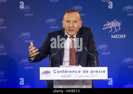 Pierre Gattaz - 17.01.2017 - Frankreich / Ile-de-France (Region) / Paris - Pierre Gattaz, Präsident von Medef (französische Vereinigung der Arbeitgeber), in einer Pressekonferenz nach seiner Rückkehr aus Afrika - Frankreich Wirtschaftsforum.   -Julien Mattia / Le Pictorium Stockfoto