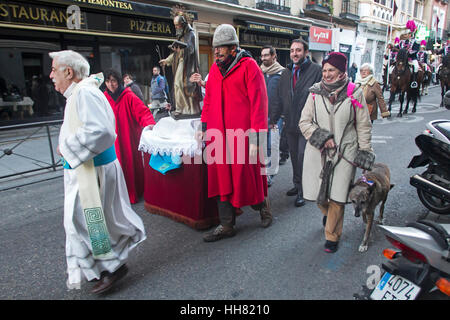 Madrid, Spanien. 17. Januar 2017. Prozession von San Anton (Schutzpatron der Tiere) durch die Straßen von Madrid in Dienstag, 17. Januar 2017. Bildnachweis: Gtres Información Más lokalen auf line,S.L./Alamy Live News Stockfoto