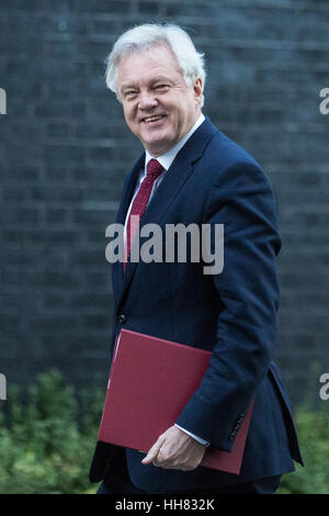 London, UK. 17. Januar 2017. David Davis MP, Secretary Of State für den Ausstieg der Europäischen Union kommt für eine Kabinettssitzung in 10 Downing Street vor Premierminister Theresa May Wahrzeichen Erklärung am Austritt. Bildnachweis: Mark Kerrison/Alamy Live-Nachrichten Stockfoto