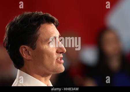 Kingston, Kanada. 12. Januar 2017. Premierminister Justin Trudeau spricht bei einer Bürgerversammlung in der Memorial Hall im Rathaus in Kingston, Ontario. Bildnachweis: Lars Hagberg/Alamy Live-Nachrichten Stockfoto