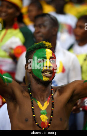 17. Januar 2017 - Port-Gentil, Port-Gentil, Gabun - A Mali Unterstützer Beifall für sein Team vor 2017 Africa Cup of Nations Gruppe D Fußball-match zwischen Mali und Ägypten in Port-Gentil am 17. Januar 2017 Credit: fremde/APA Bilder/ZUMA Draht/Alamy Live News Stockfoto