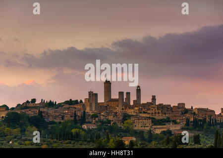 San Gimignano im Abendlicht, San Gimignano, Toskana, Italien Stockfoto