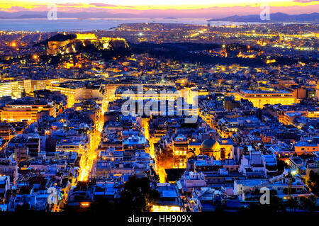 Blick auf die Stadt Athen Form Mount Lycabettus Athen, Griechenland Stockfoto