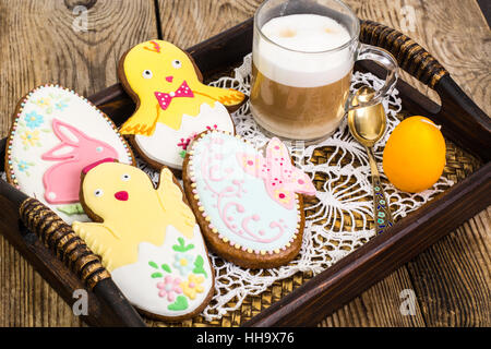Ostern-Lebkuchen mit Zuckerglasur Stockfoto
