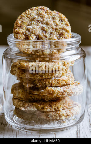 Kokosnuss-Cookies im Weckglas Stockfoto