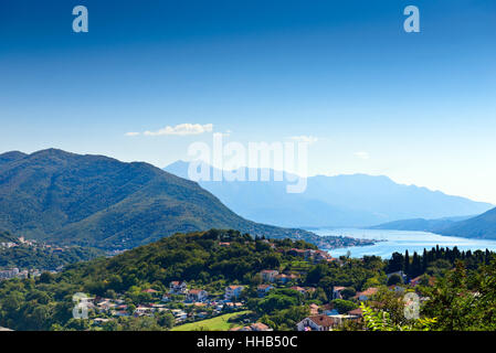 Ansicht von Herceg Novi, Bucht von Kotor, Montenegro Stockfoto