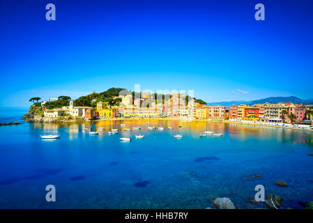 Sestri Levante stille Bucht oder Baia del Silenzio Meer Hafen und Strand Blick auf morgen. Ligurien, Italien. Langzeitbelichtung Stockfoto