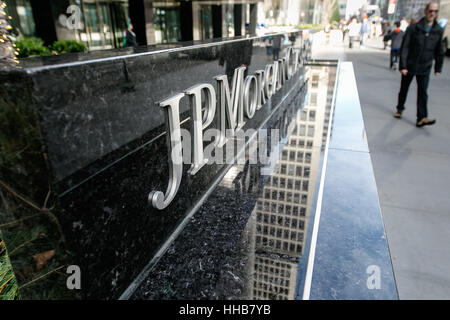 Corporate Schriftzug auf der JP Morgan Chase Bürogebäude an der Park Avenue. Stockfoto