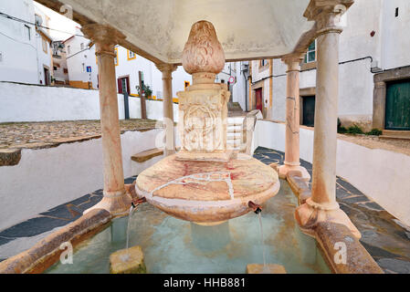 Portugal, Castelo de Vide: mittelalterliche Dorfbrunnen "Fonte da Vila" Stockfoto